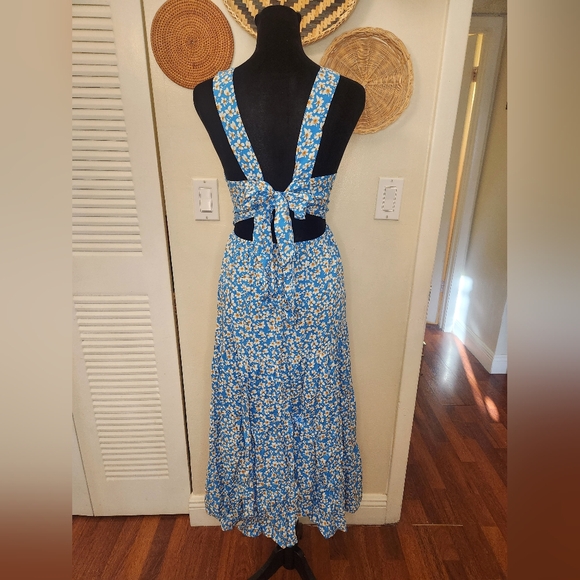 LAST ONE! Blue Daisy Floral Maxi Dress With A Tie Back - Picture 11 of 11